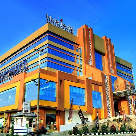 Horison Hotel Pematang Siantar Buitenkant foto