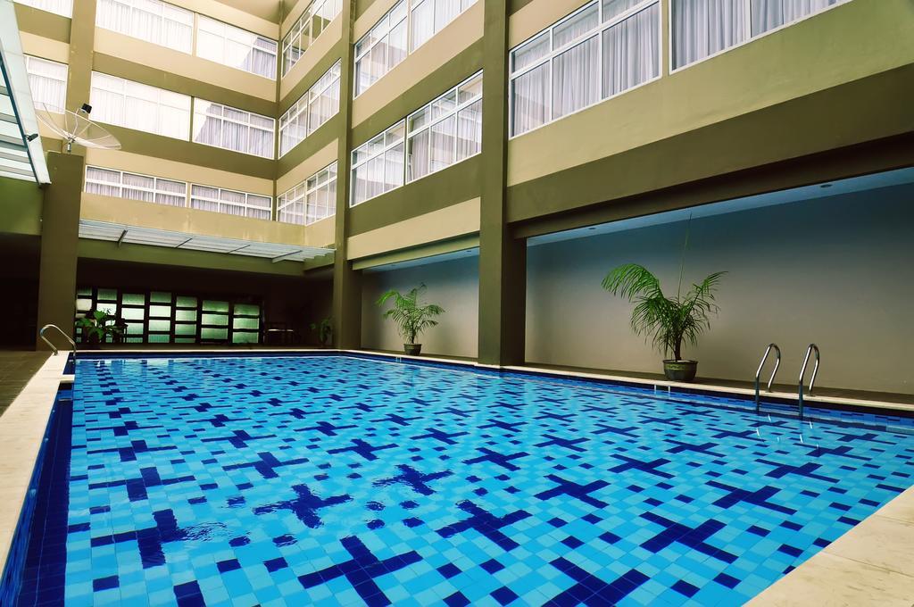 Horison Hotel Pematang Siantar Buitenkant foto