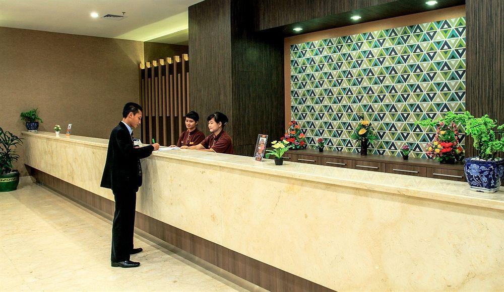 Horison Hotel Pematang Siantar Buitenkant foto